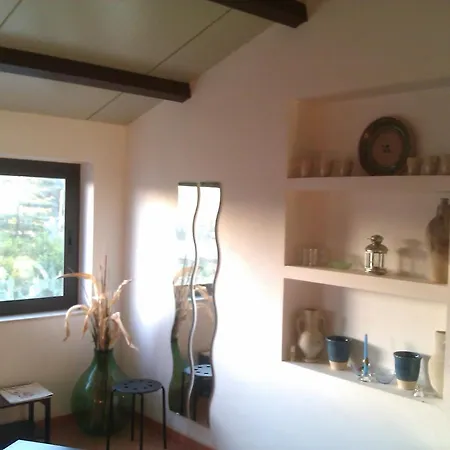 Lucia * Avola